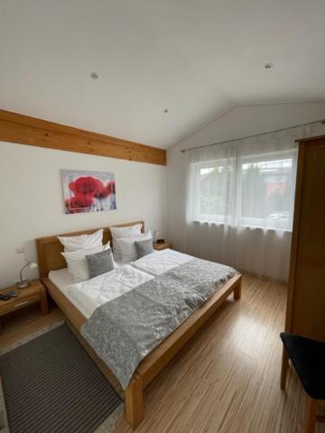 Haus Lorenz, Ferienwohnungen 博登斯边的伊门施塔特 外观 照片